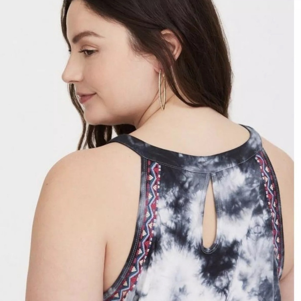 NWT Torrid Halter Sleeveless Tunic HighNeck Embroidered BlackWhite TieDye 12 L 0 - Picture 3 of 16